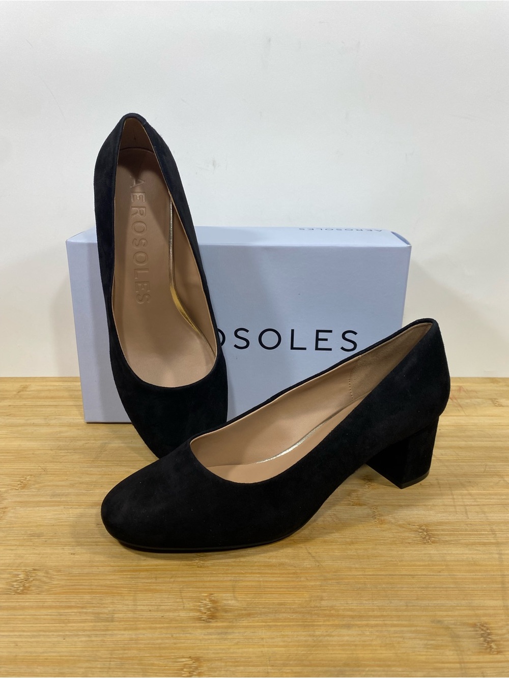 NIN Aerosoles Black Suede Ebel Block mid Heel Pump sz 10.5 closed toe  $99